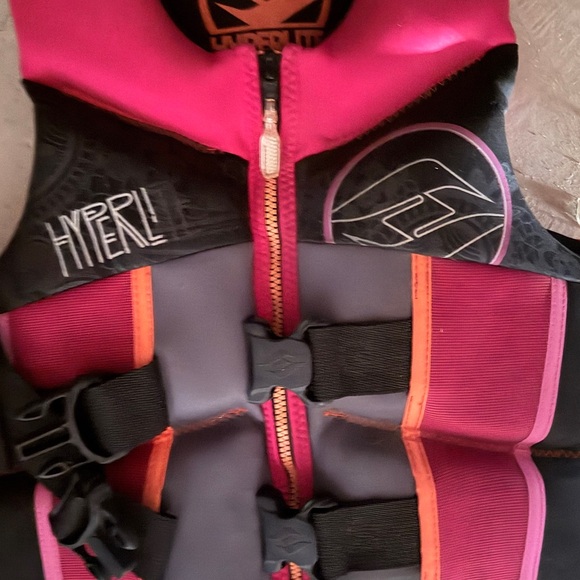 Hyperlite Life Jackets - bundle - Picture 3 of 7